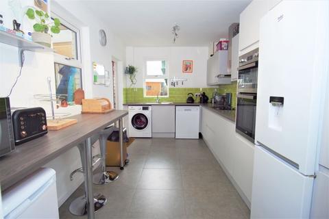 160 Bristol Road, Gloucester, GL1 5SR
