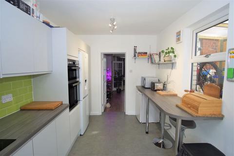 160 Bristol Road, Gloucester, GL1 5SR