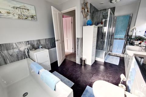 25 Beech Road, Callington, PL17 7JA