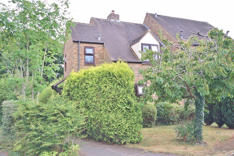 COTSWOLD MEADOW, Deer Park, Witney... 2 bed end of terrace house £340,000