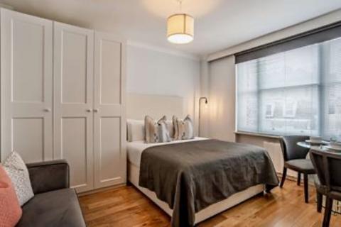 Studio to rent, Hill Street, Mayfair, W1J