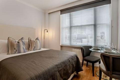 Studio to rent, Hill Street, Mayfair, W1J