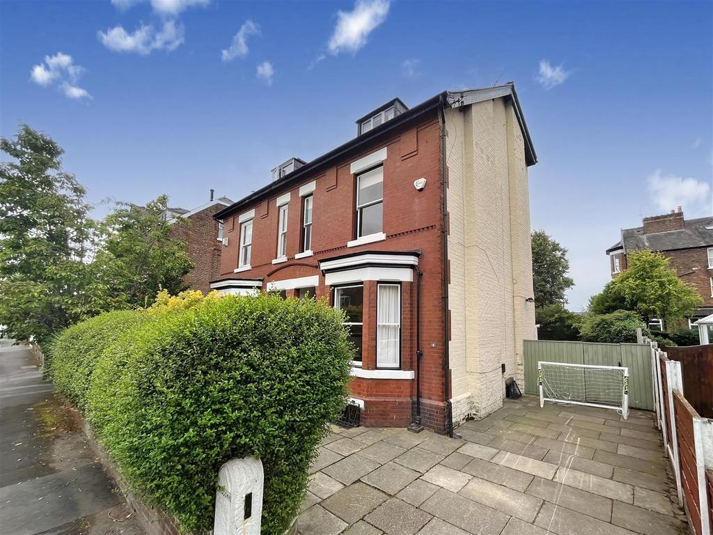 Baxter Road, Sale 5 bed semidetached house £725,000