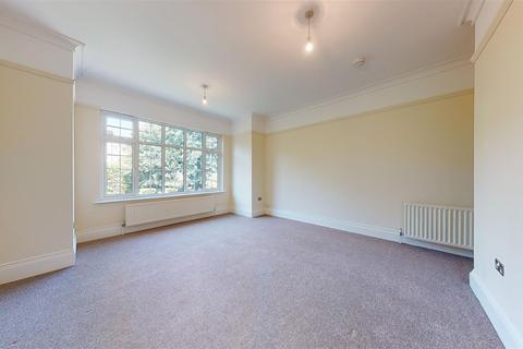2 bedroom flat for sale - Earls Avenue, Folkestone