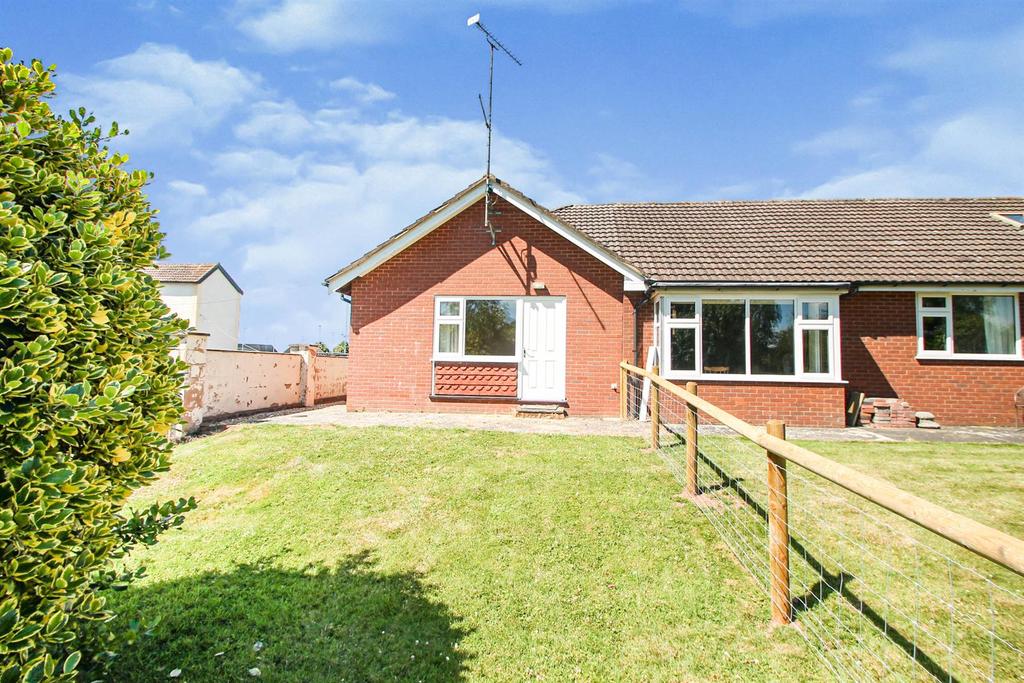 Elm Park, Rock Green, Ludlow 1 bed semidetached bungalow £600 pcm (£
