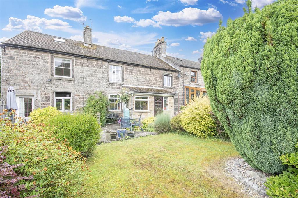 Oddfellows Row, Hathersage, Hope Valley 2 bed house - £280,000