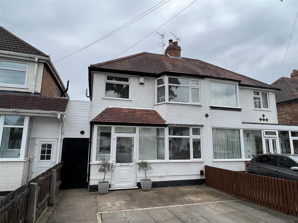 Sandgate Road, Hall Green, Birmingham 3 bed semidetached house for