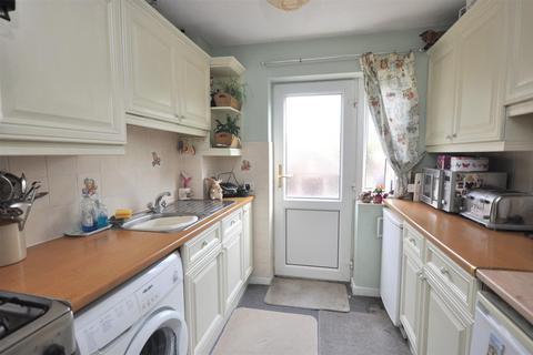 3 bedroom semi-detached house for sale - West Nooks, Haxby, York, YO32 3FD