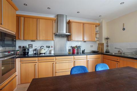 24 Bread And Meat Close, Warwick, CV34 6HF