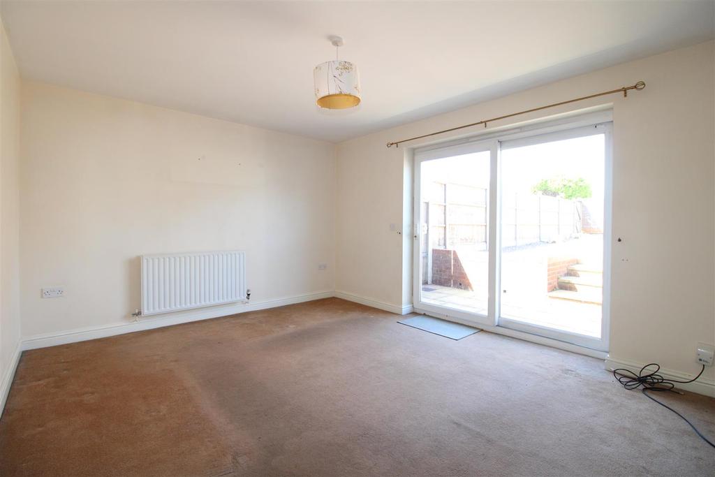 Grosvenor Way, Brierley Hill 3 bed townhouse £195,000