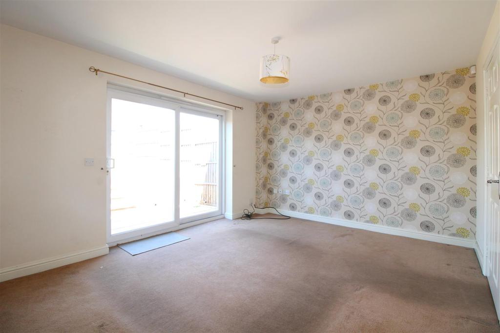 Grosvenor Way, Brierley Hill 3 bed townhouse £195,000