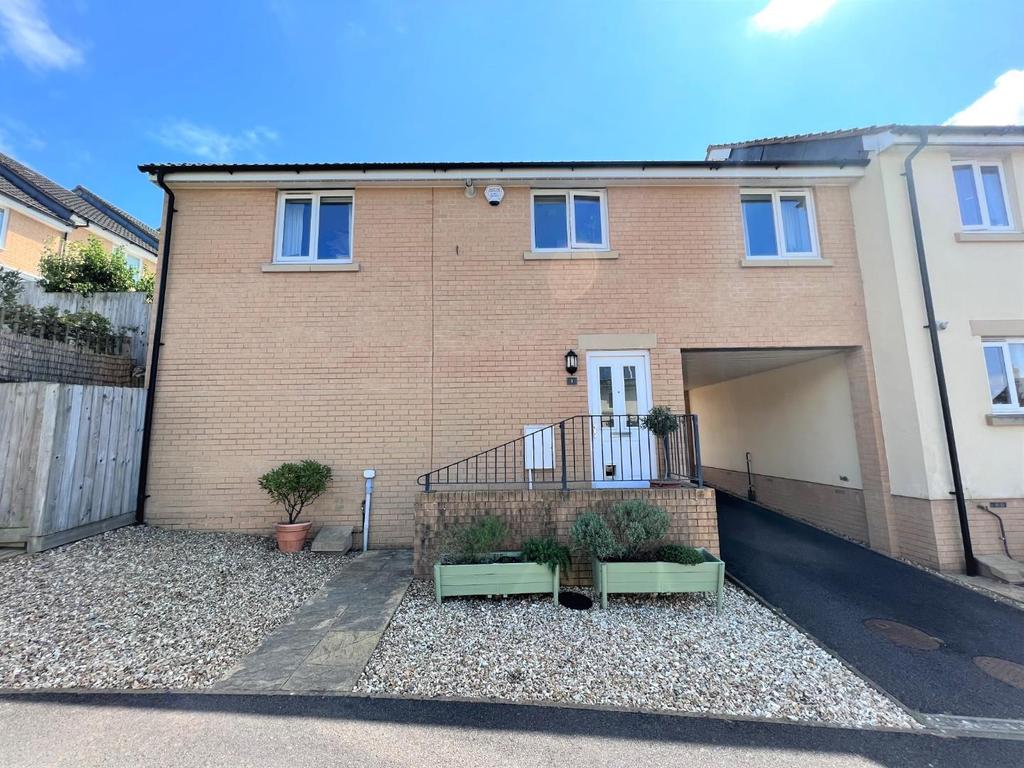 Chapel Park Close, Bideford 2 bed coach house £195,000