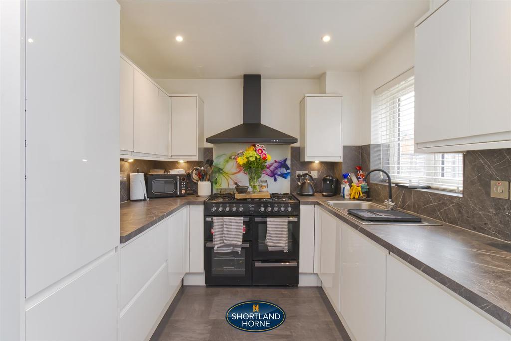 Otters Rest, Sydenham, Leamington Spa 4 bed semidetached house for
