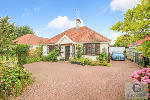 2 Brimbelow Road, Hoveton, Norwich, NR12 8UJ