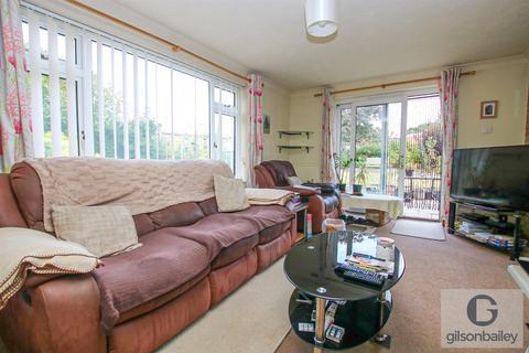 2 Brimbelow Road, Hoveton, Norwich, NR12 8UJ