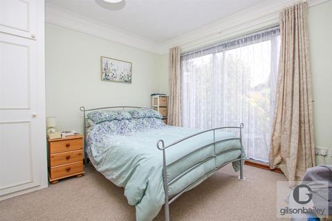 2 Brimbelow Road, Hoveton, Norwich, NR12 8UJ