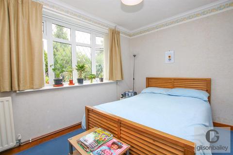 2 Brimbelow Road, Hoveton, Norwich, NR12 8UJ