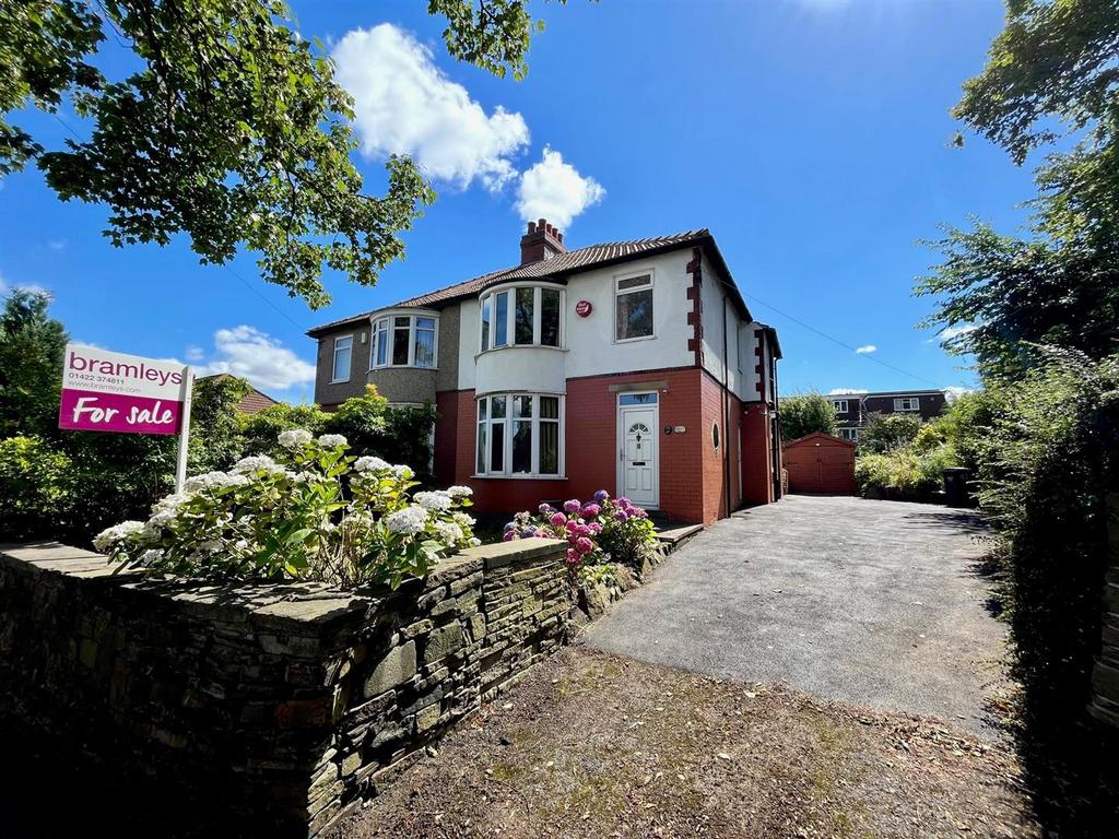 Lower Edge Road, Rastrick, Brighouse 3 bed semidetached house for sale