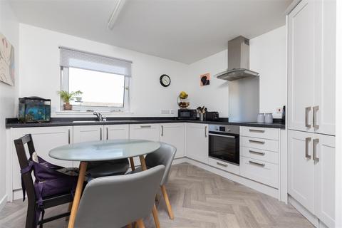 6 Glover Court, PH2 0UA