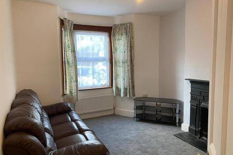 106 Grove Road, Hounslow, TW3 3PT