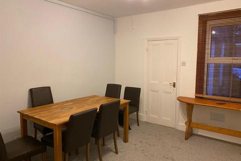 106 Grove Road, Hounslow, TW3 3PT