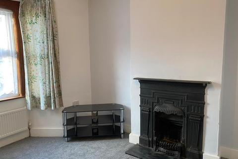 106 Grove Road, Hounslow, TW3 3PT