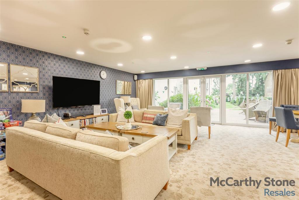 8657589-interior02.jpg