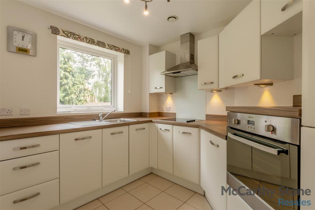 8657589-interior09.jpg