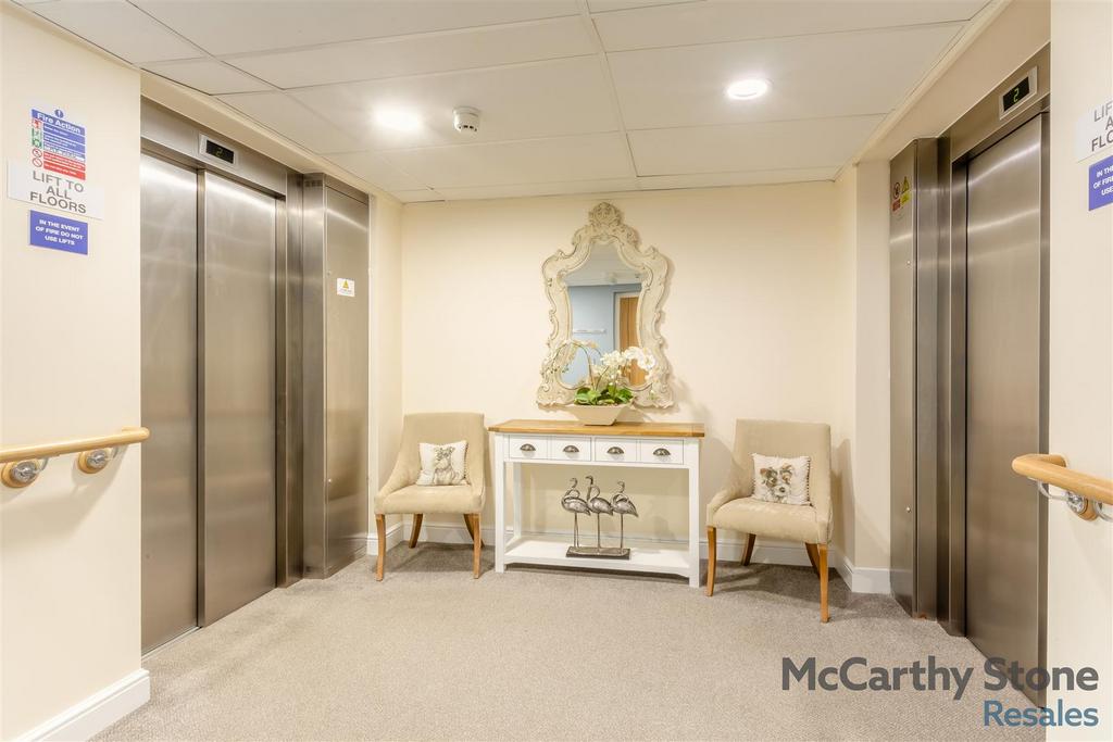 8657589-interior21.jpg