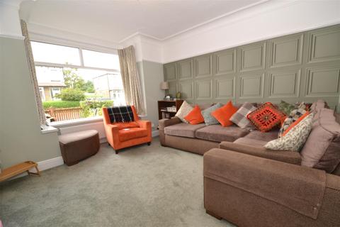 4 bedroom semi-detached house for sale - Lindley Drive, Horton Bank Top, Bradford