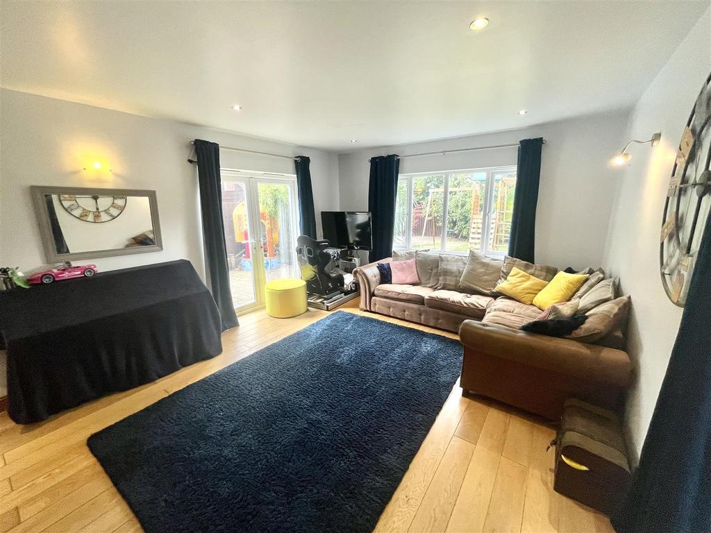 Knight Street, Pinchbeck, Spalding 4 bed detached house £295,000