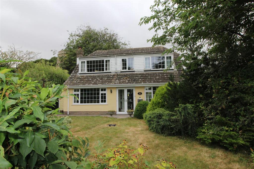 Lock Road, North Cotes, Grimsby, DN36 5UP 3 bed detached bungalow for