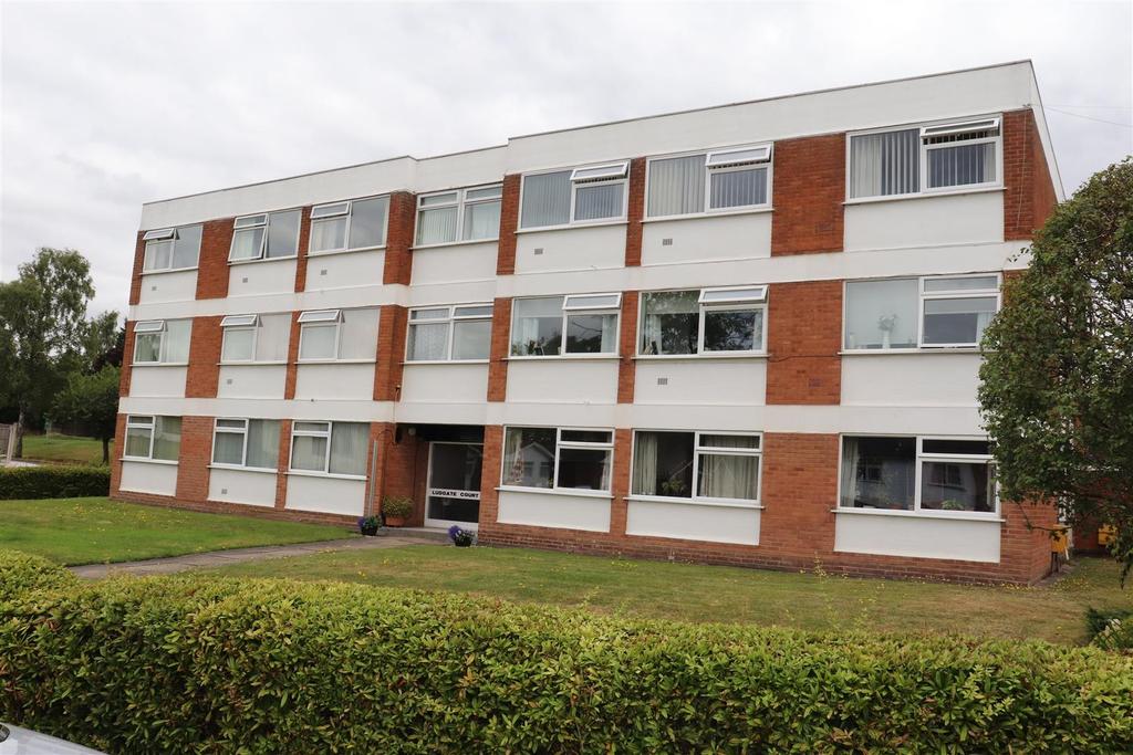 Camborne Road, Walsall 2 bed flat for sale £139,950