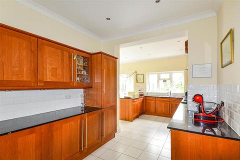 218 Beverley Road, Kirk Ella, Hull, HU10 7HE