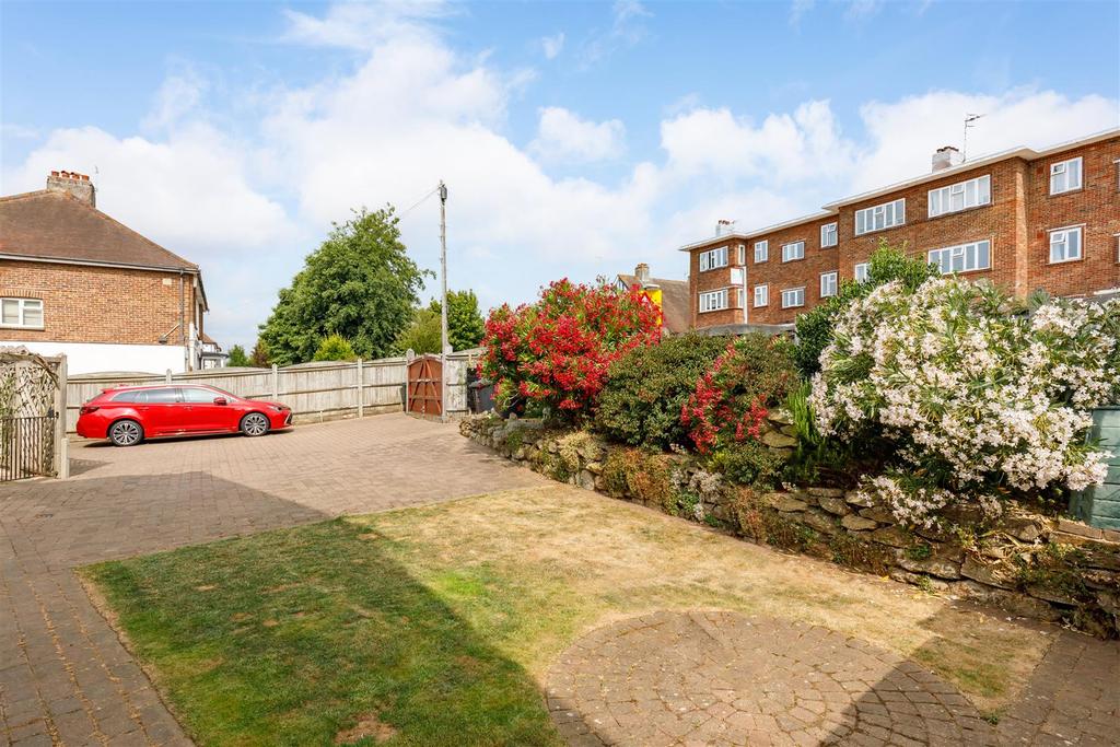 Nevill Road, Hove 3 bed semidetached house for sale £750,000