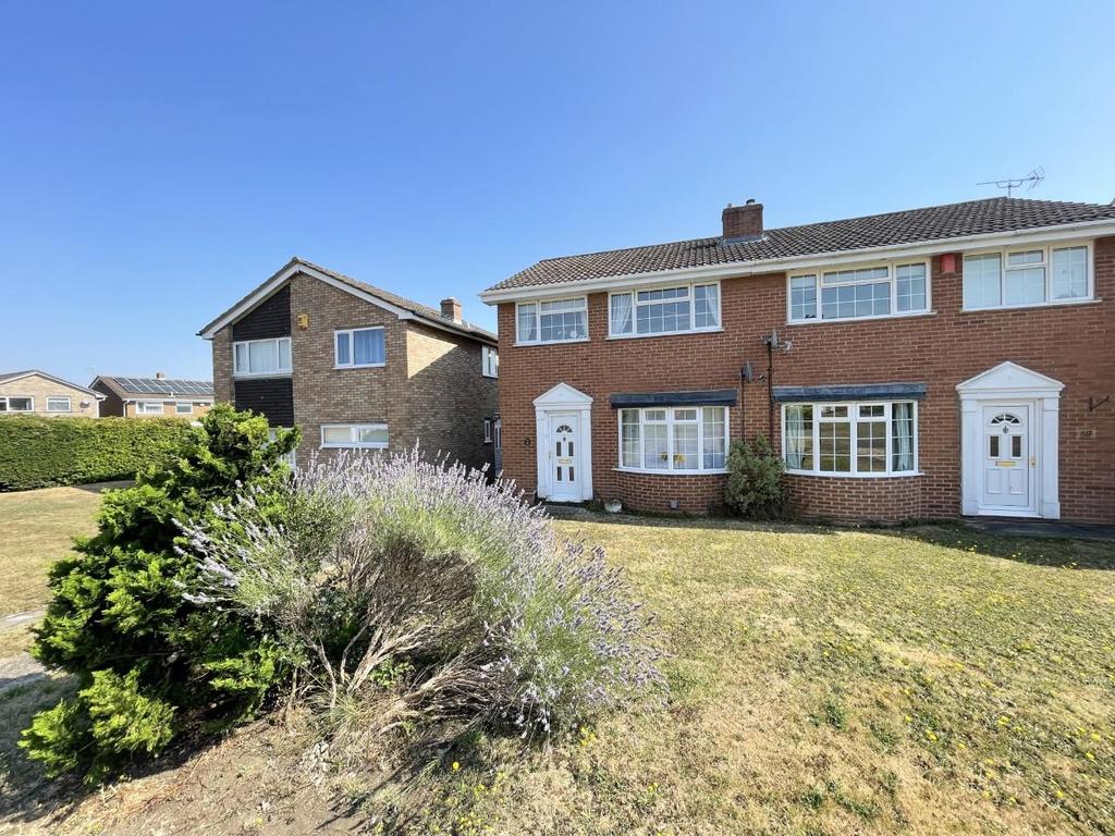 Swift Road, Abbeydale, Gloucester 3 bed semidetached house for sale