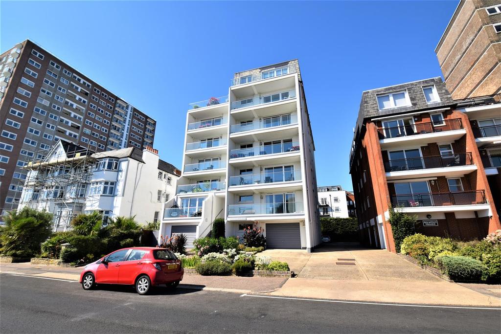 Westcliff Parade, WestcliffOnSea 2 bed apartment for sale £625,000