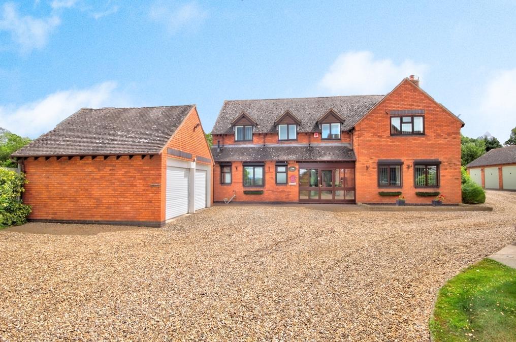 Wick Road, Little Comberton, Pershore 4 bed detached house £772,500