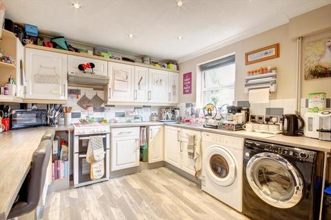 34 Ash Grove, Evesham, WR11 1XN