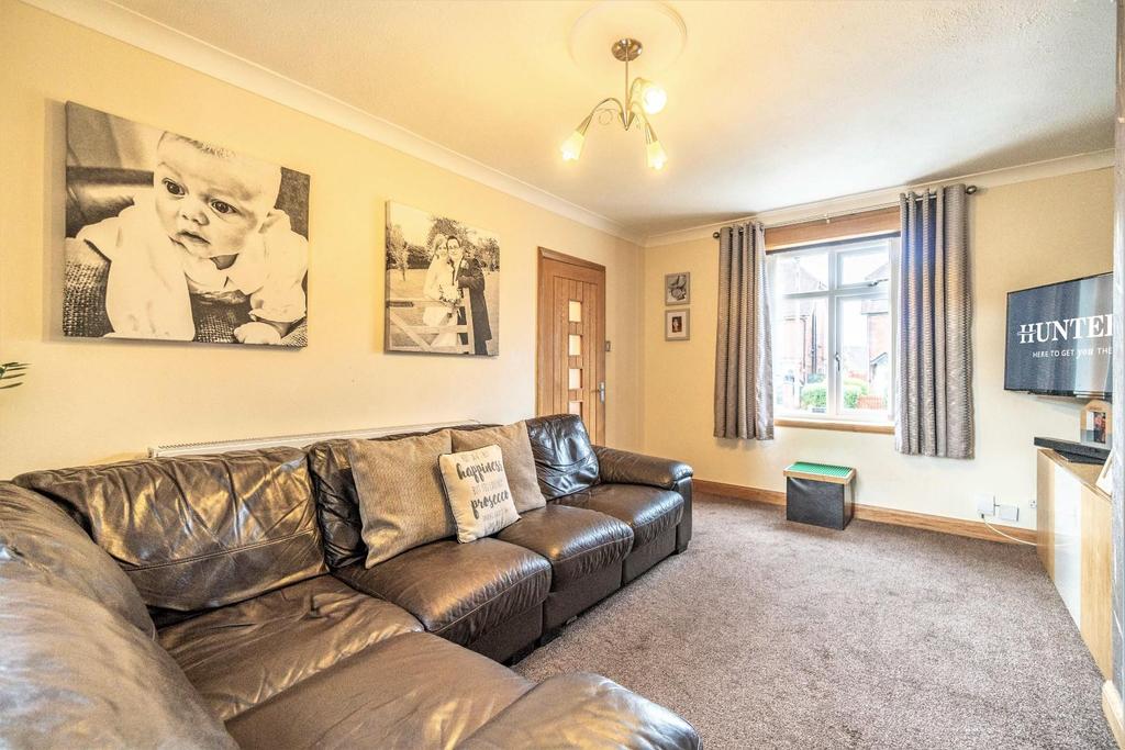 Wood Road, Gornal 3 bed house £220,000