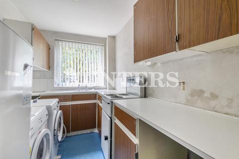 1 bedroom flat for sale - Brendans Close, Hornchurch
