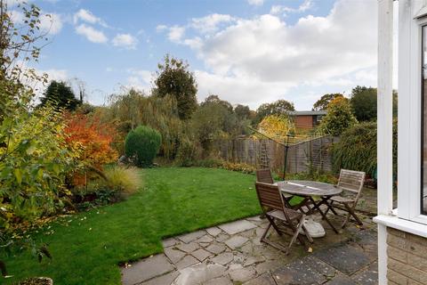 7 Almond Grove, Warwick, CV34 5TB