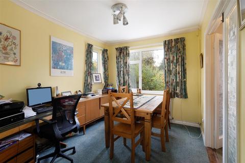 7 Almond Grove, Warwick, CV34 5TB