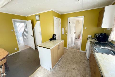 2 bedroom semi-detached bungalow for sale - Mowbray Road, Fens, Hartlepool