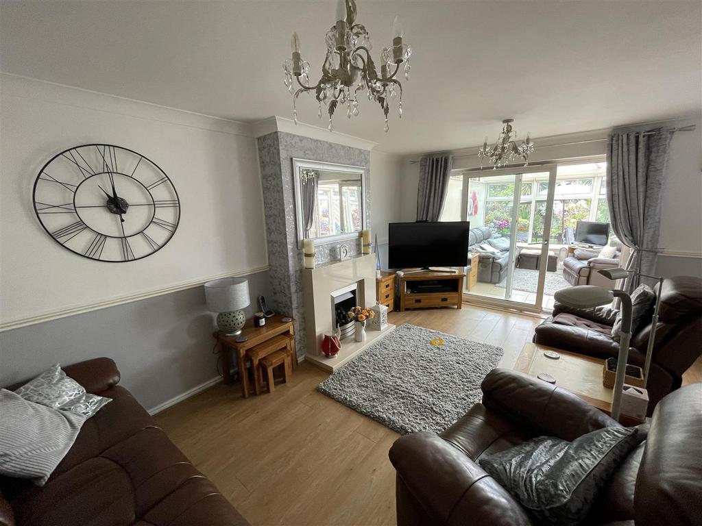 Tysoe Hill, Glenfield, Leicester 3 bed semidetached house £299,950