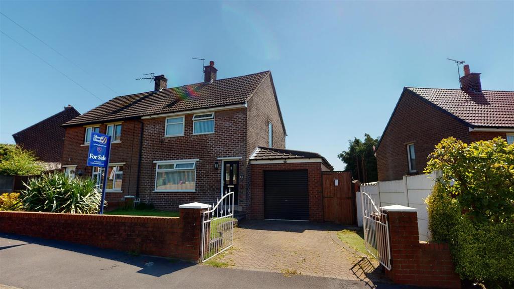 Claremont Road, Billinge, Wigan, WN5 7 2 bed semidetached house £185,000
