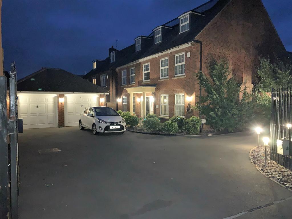 Facers Lane, Scraptoft, Leicester, LE7 5 bed detached house for sale