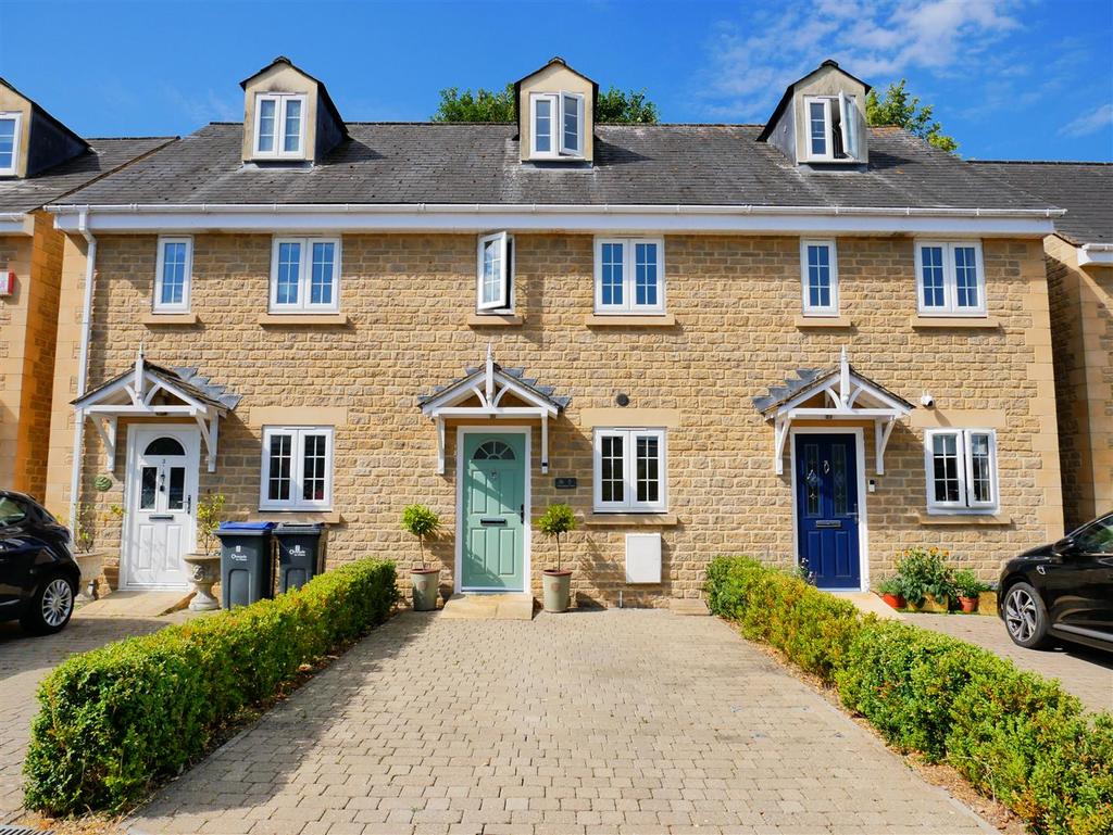 Woodland View, Calne 3 bed terraced house for sale £289,950