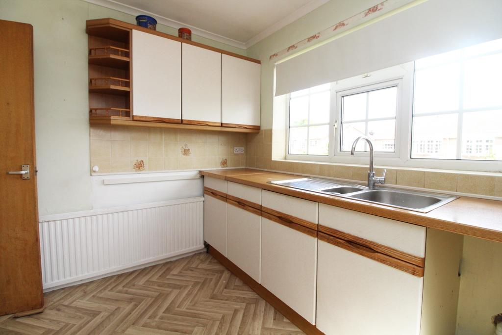 Londesborough Road, Hutton Cranswick, YO25 9PL 2 bed semidetached