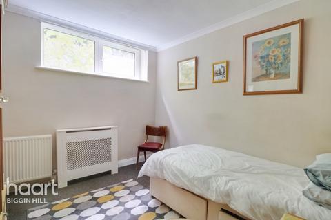 35 Beech Road, Biggin Hill, Westerham, TN16 3UY